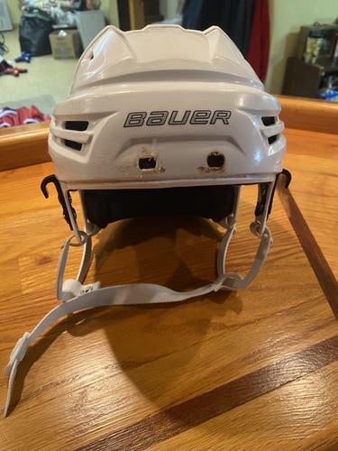 White Used Small Original Bauer  Re-Akt Helmet
