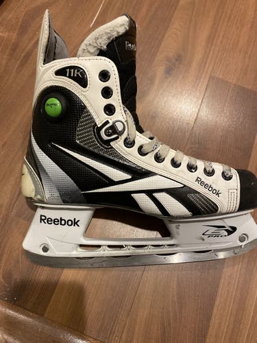 Senior Used Reebok 11k Hockey Skates Regular Width Size 9