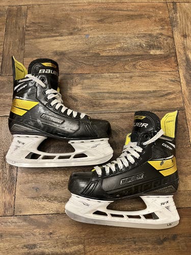 Junior Used Bauer Supreme Comp Hockey Skates Size 6.5