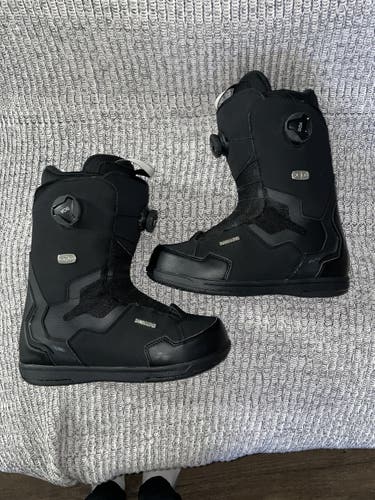 Men's Size 9.5 (Women's 10.5) Deeluxe Freestyle Snowboard Boots