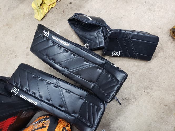 Used 28" Warrior Regular Ritual G4 Jr Classic Goalie Full Set