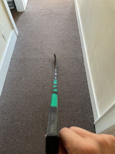 New Right Handed Nexus 2N Pro Mid Pattern Pro Stock Hockey Stick