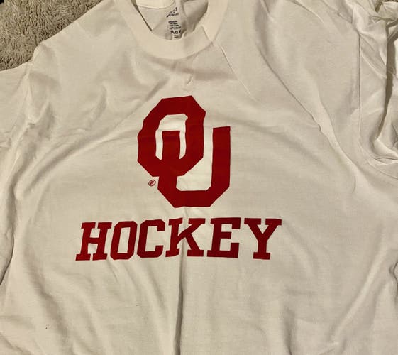 White Used Unisex Adult XL Shirt