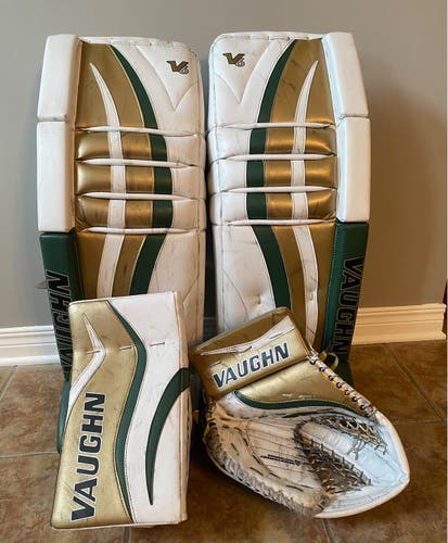 Vaughn Velocity V6 Pro goalie pads 33+2” and gloves