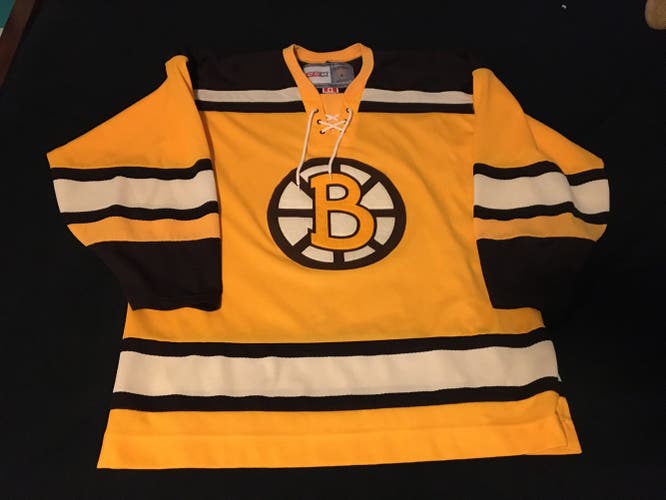 Boston Bruins 2010 Winter Classic hockey jersey |Men’s size XL | used condition