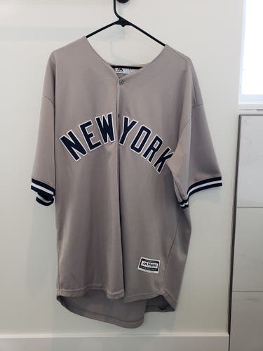 Gray Adult Men's New XL Majestic Jersey