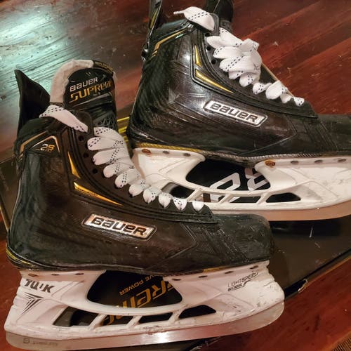 Senior Used Bauer Supreme 2S Pro Hockey Skates Regular Width Size 7