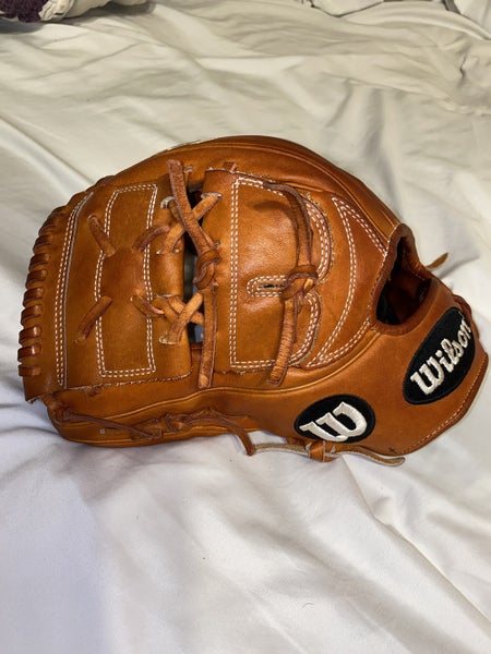 Used Adult Wilson Left Hand Throw Pitcher's A2K Baseball Glove 12"
