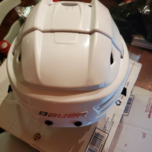 White Used Medium Bauer Re-Akt 200 Helmet