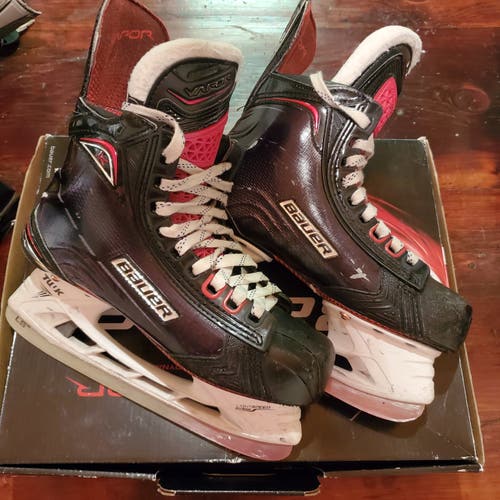 Junior Used Bauer Vapor 1X Hockey Skates Regular Width Size 3.5