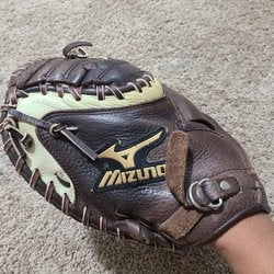 Used Mizuno Left Hand Throw Catcher's Professional model Baseball Glove 33.5"