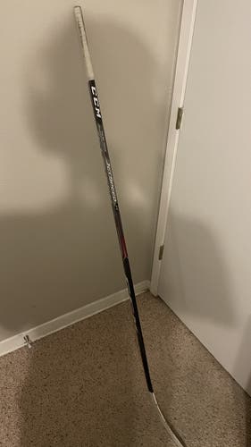 Senior Right Handed Mid Pattern  JetSpeed FT440 Hockey Stick