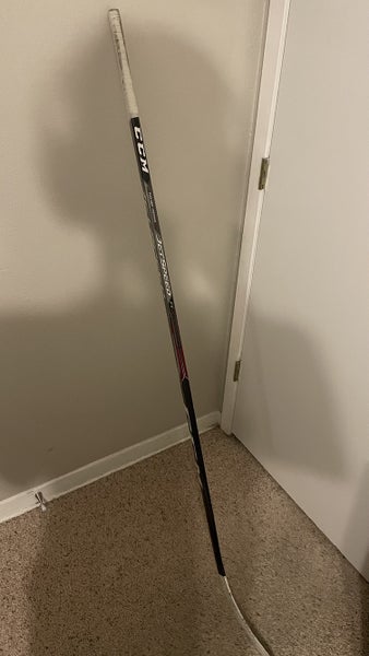 Senior Right Handed Mid Pattern JetSpeed FT440 Hockey Stick