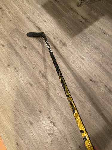 Senior Left Hand Toe Pattern Pro Stock yellow Vapor FlyLite Hockey Stick (1 Available)