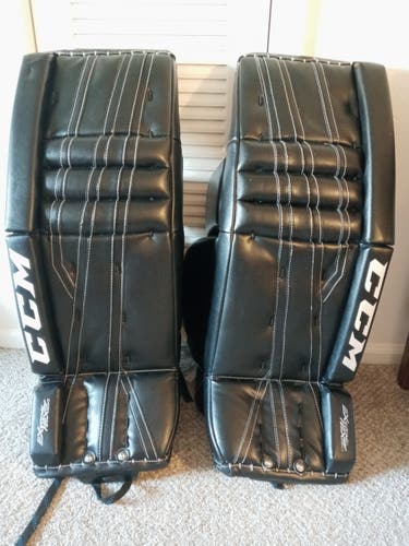 Used 31" CCM Extreme Flex 860 Goalie Leg Pads