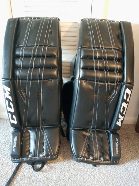 Used 31" CCM Extreme Flex 860 Goalie Leg Pads