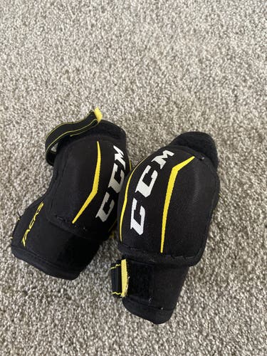Used Medium CCM Tacks Elbow Pads