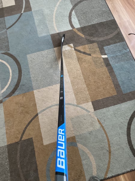 Senior Left Hand Toe Pattern Pro Stock Team Nexus Hockey Stick