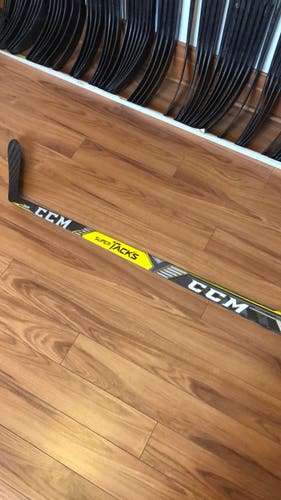 CCM Super Tacks |RH|85flex|P28