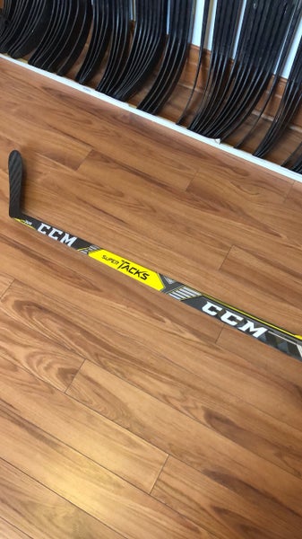 CCM Super Tacks |RH|85flex|P28