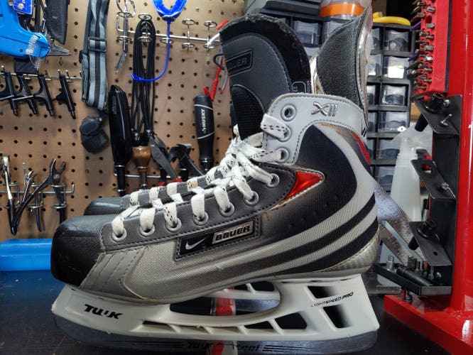 Senior Used Bauer Vapor XII Hockey Skates Extra Wide Width Size 8