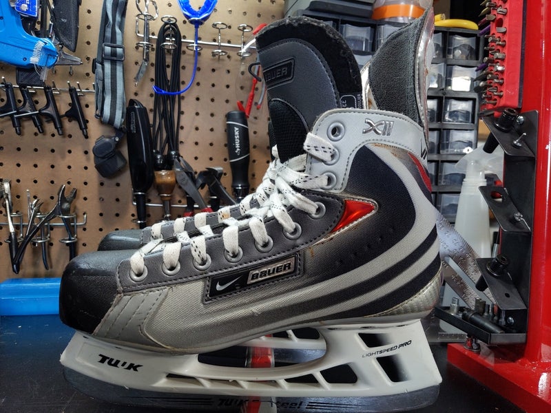 Senior Used Bauer Vapor XII Hockey Skates Extra Wide Width Size 8