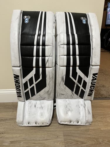 Vaughn V8 Pro legs pads 33+2
