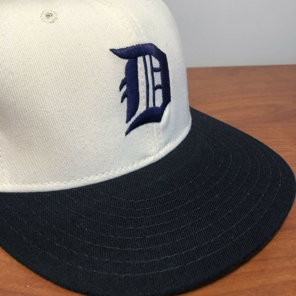 VINTAGE Detroit Tigers Hat Cap Size 7 Fitted Blue MLB Baseball New Era USA  90s