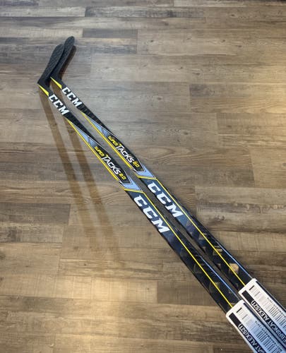 (2-pack) New Alex Debrincat RH CCM Super Tacks 2.0 P90 75 Flex