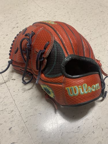 Mike Celevinger Glove