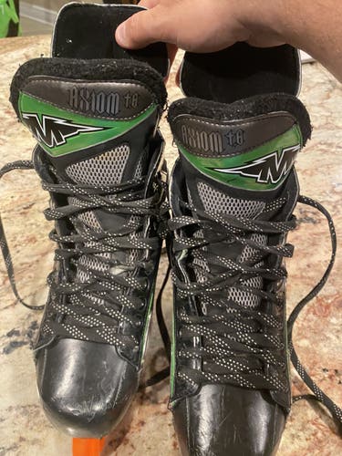 Senior Mission Regular Width Size 8 Axiom T6 Inline Skates