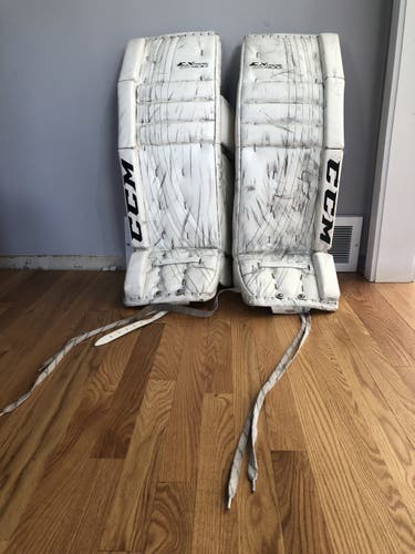 Used 33" CCM Extreme Flex 400 Goalie Leg Pads