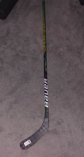 Senior Right Handed  Supreme UltraSonic Hockey Stick