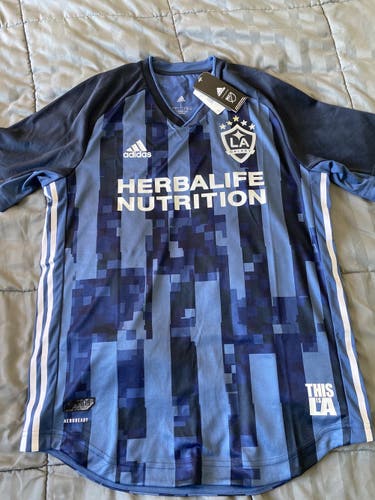 New Adidas LA Galaxy Jersey Large - MSRP $120