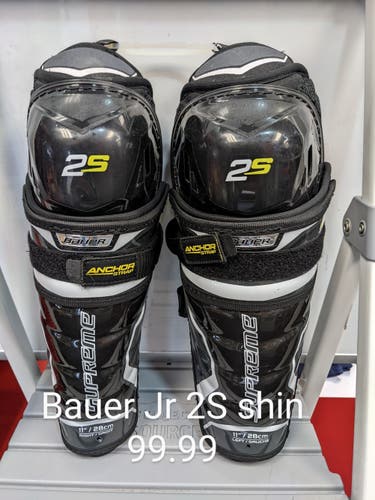 New Junior Bauer Supreme 2S Shin Pads