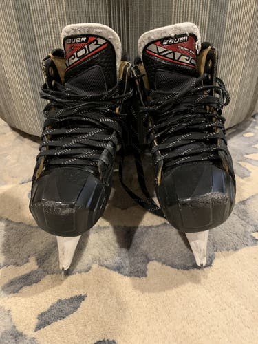 7.5 Vapor X2.9 Hockey Goalie Skates