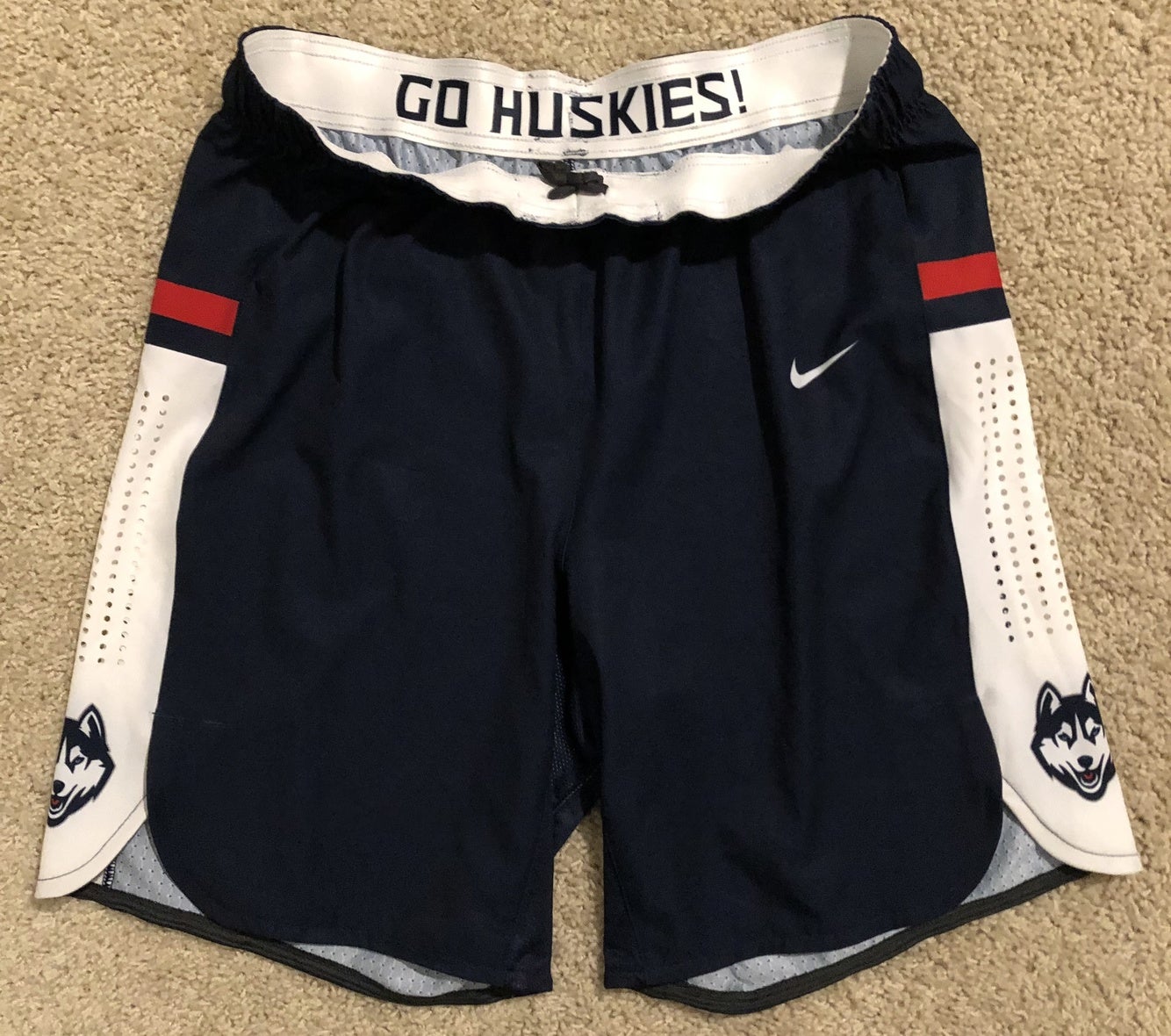 nike uconn basketball shorts