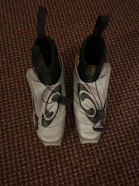 Salomon Cross Country Classic Carbon Pro Ski Boots Size 4.5