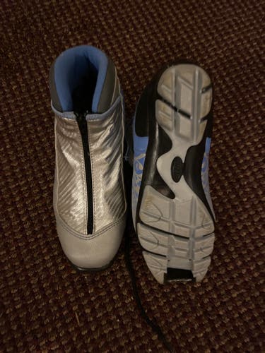 Madshus cross Country ski boots Size 5.5