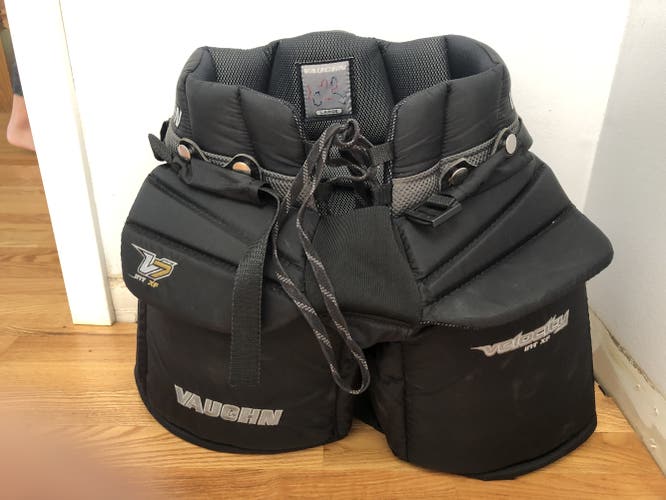 Black Intermediate Used Large Vaughn V7 Hockey Goalie Pants