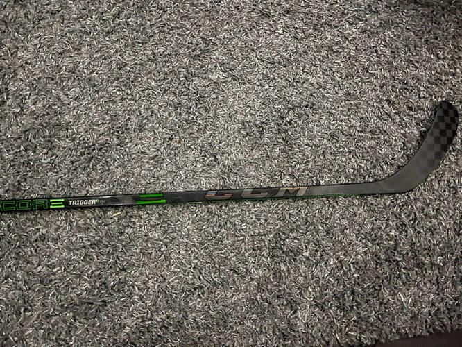 Used CCM Ribcor Trigger 5 Pro Hockey Stick RH P29 40 Flex