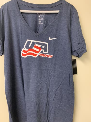 USA Hockey Women’s v-neck shirt