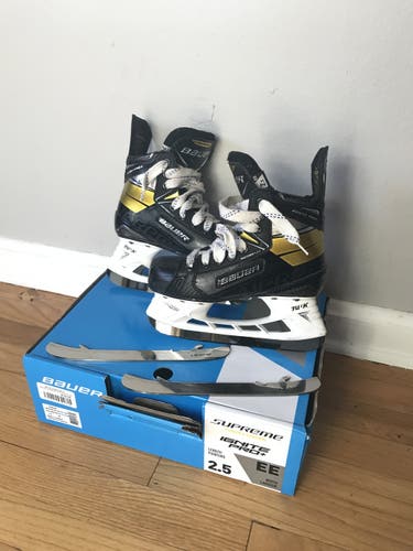 Junior Used Bauer Supreme Ignite Pro+ 2.5 EE blacksteel blades plus stock blades