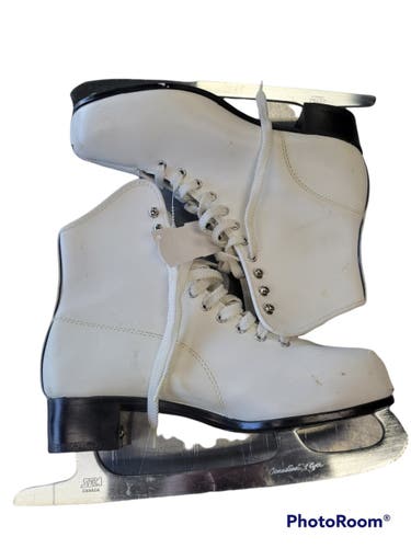 Used Figure Skates Senior 8 Ice Skates Womens Figure Skates