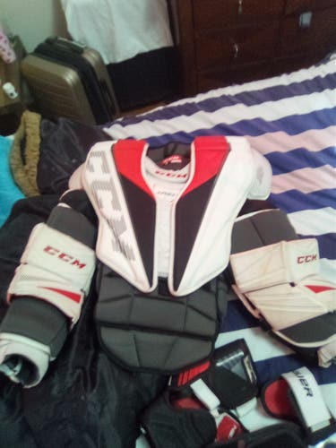 Senior New Medium CCM eflex 5.9 Goalie Chest Protector Pro Stock