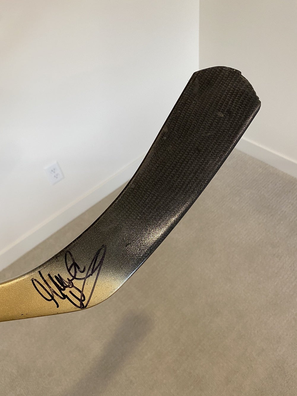 Easton Synergy Grip Gold Hockey Stick SR LH Pro Wesley Curve Autographed  62.5”