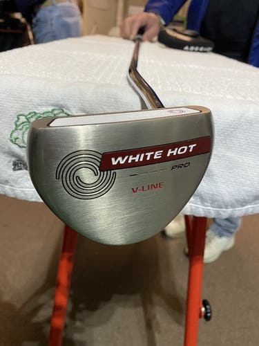 Men's Used Odyssey Right Handed Mallet White Hot Pro V-Line Putter 34"