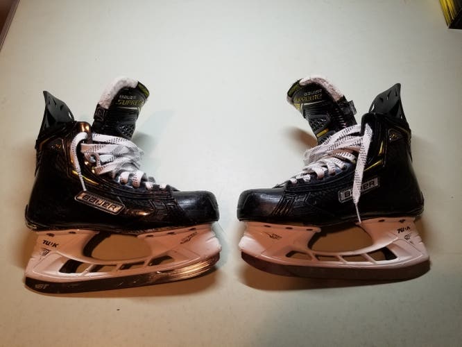 Used Junior Bauer Supreme 2S Pro Skates Size 4.5 D Good Condition