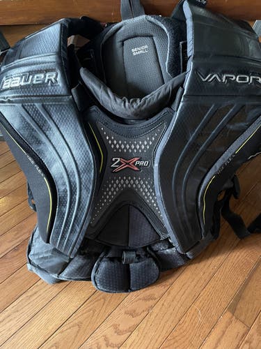 Used Medium Bauer  Vapor 2X Pro Goalie Chest Protector