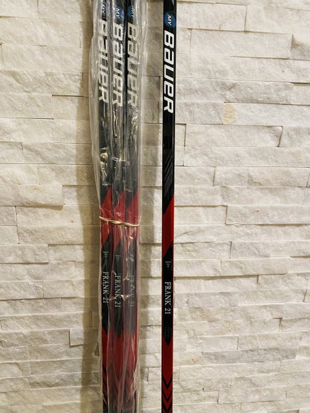 3 Sticks - Pro Stock Bauer 2S Supreme Pro Senior Sticks - Right, P28, 70 Flex
